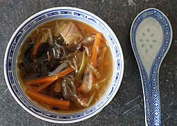 Asiatische Pilzsuppe