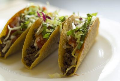 Tacoschalen mit Champignonfüllung